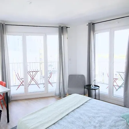 Séjour chez l'habitant De 4 Chambres à - B4 *