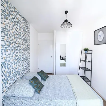 Séjour chez l'habitant De 4 Chambres à - B4 *